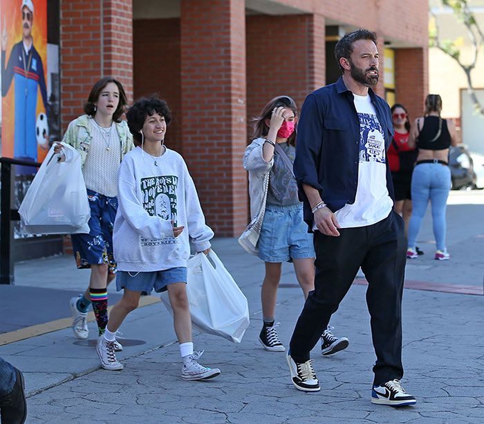 Ben Affleck con sus hijos y los de Jennifer Lopez