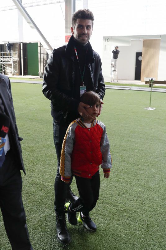 Gerard Piqué y su hijo Milan 