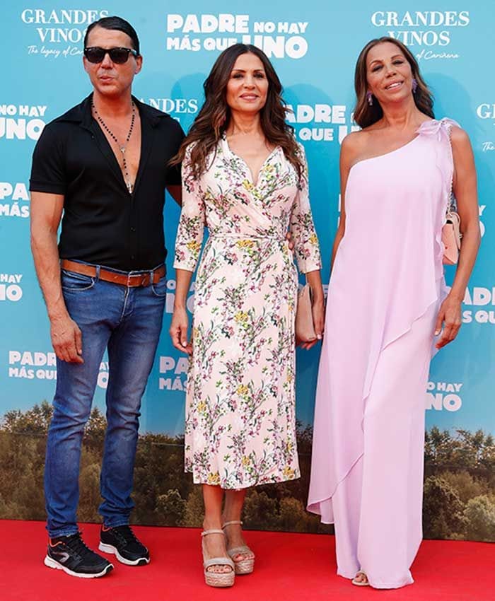 Las Azúcar Moreno en la premiere de Padre no hay más que uno