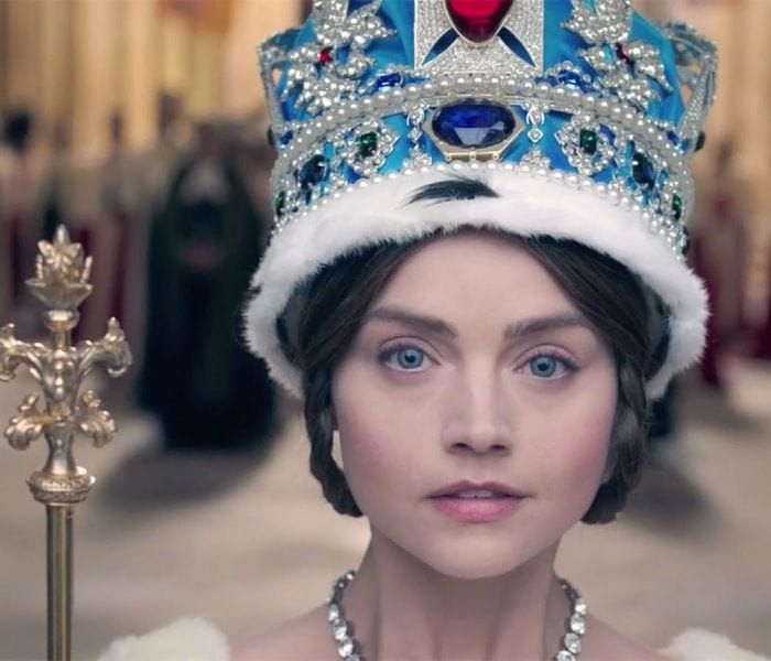  Jenna Coleman como la reina Victoria 