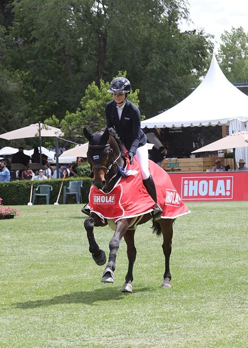 Sophie Hinners ganadora del Trofeo ¡Hola! realizando su prueba