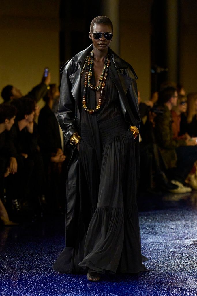 Paris Fashion Week: Saint Laurent Primavera/Verano 2025