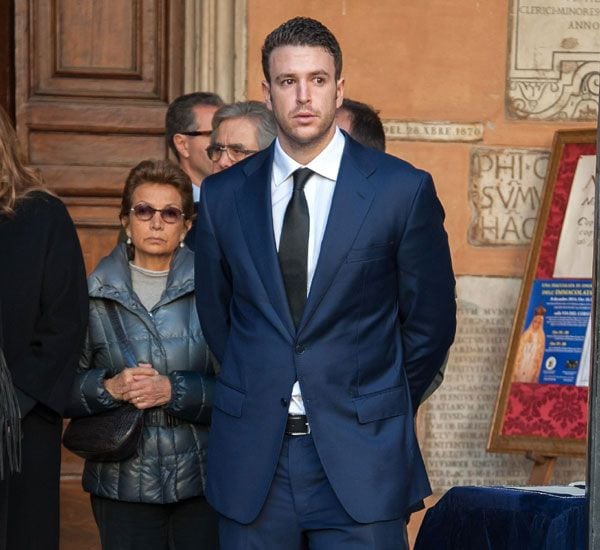 Álex, hijo de Alessandro Lequio y Ana Obregón, estuvo en Roma en el funeral de su tío abuelo, el príncipe Marco Torlonia
