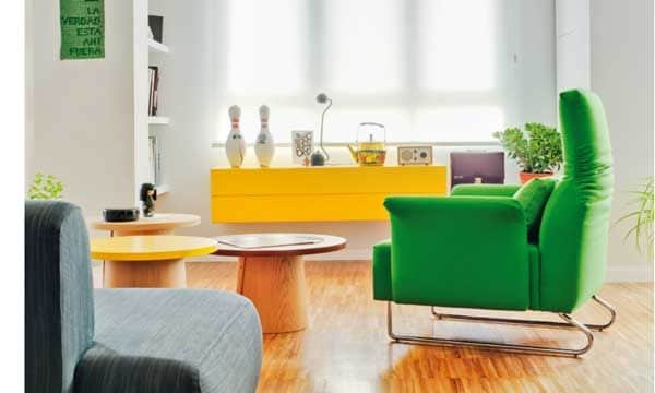 Verdes y amarillos son la opción ideal para los que no ven todo gris. Transforma tus estancias con su desparpajo y encanto. De Sancal (sancal.com).
