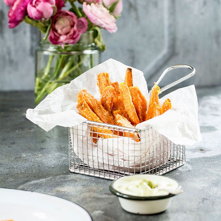 Chips de boniato con mayonesa de wasabi