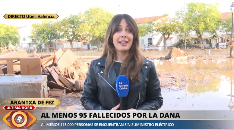 Arantxa de Fez, reportera de televisión de 'La mirada crítica', conecta en directo desde su casa arrasada por la DANA