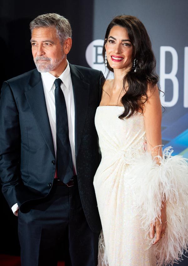 Amal y George Clooney en la alfombra roja