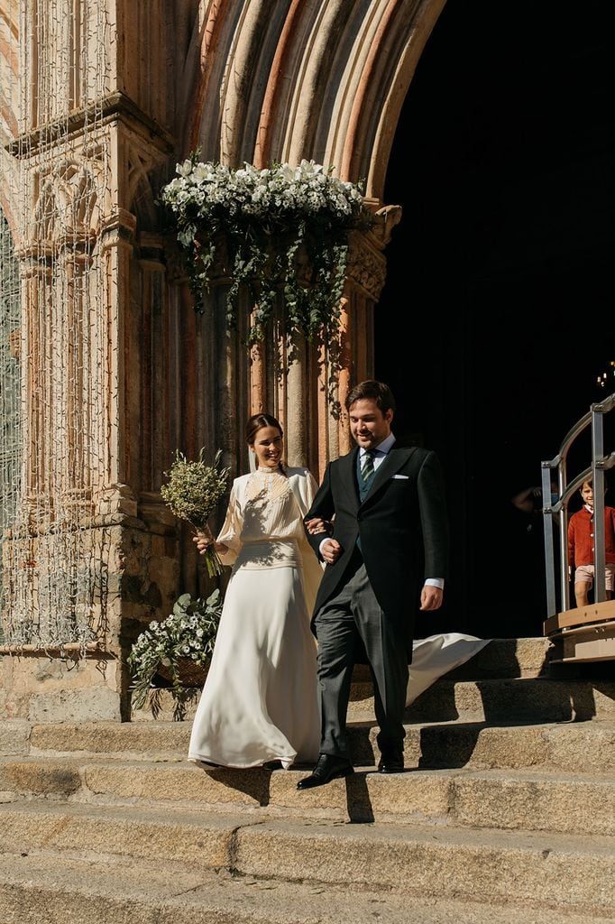 Boda en Cáceres de Alicia con vestido de novia plisado