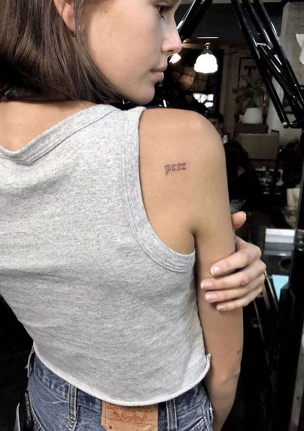 Kaia Gerber tatuaje