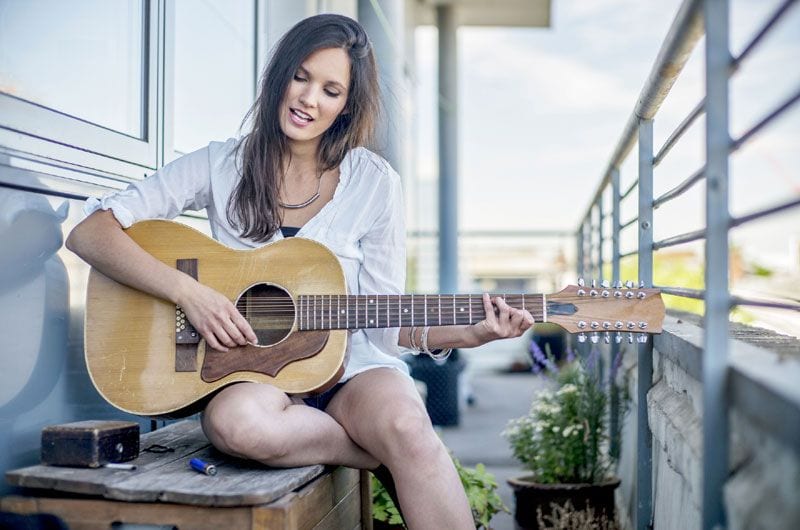 getty mujer guitarra2