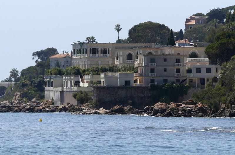 La fabulosa villa de Golfe-Juan, en la que se aloja el rey Salman y su séquito durante su estancia en la Costa Azul francesa
