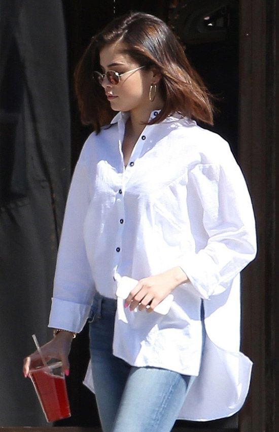 selena_gomez_camisa_blanca_2_1z