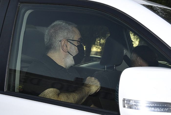 Agustín Pantoja a su llegada al tanatorio para despedir a doña Ana