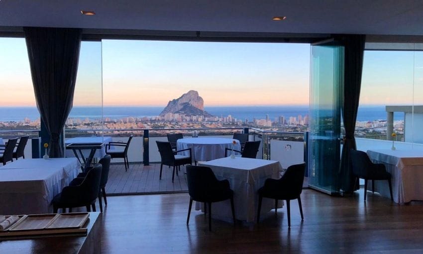 Sala del restaurante Orobianco en Calpe