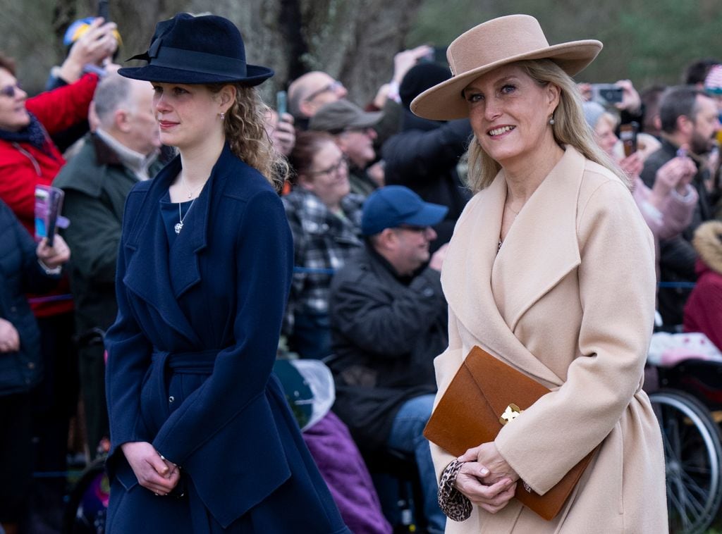 Lady Louise Windsor y la duquesa Sophie 