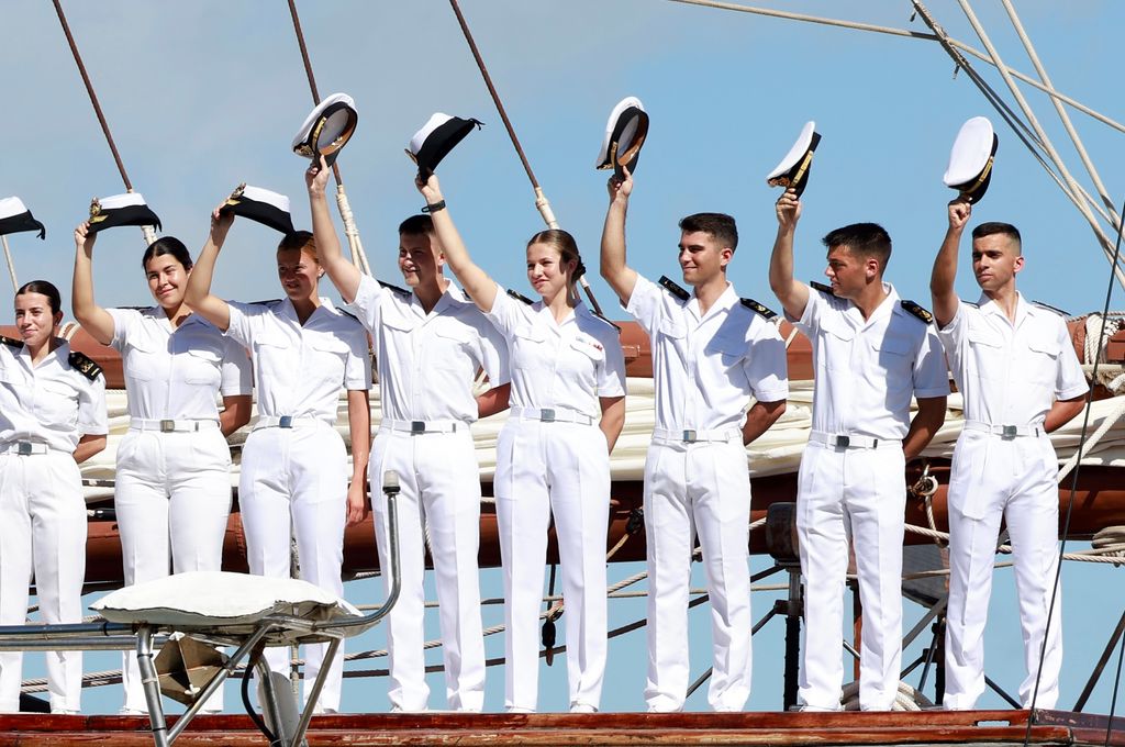 La princesa Leonor en Brasil junto a sus compañeros del Buque Escuela Juan Sebastian ElCano