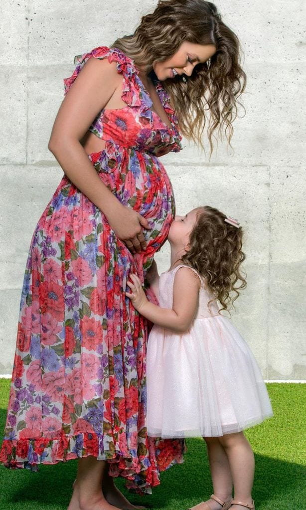 ximena duque celebra el cumplea os de su hija luna