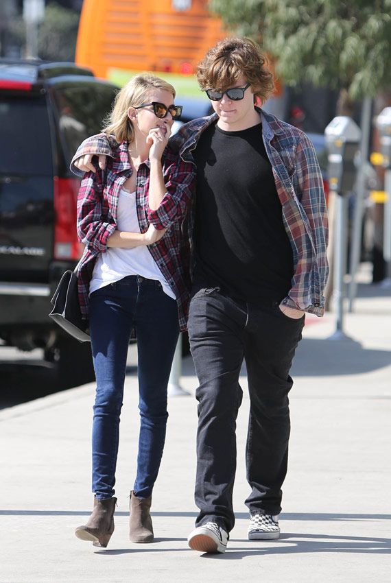 evan_peters_emma_roberts_4a