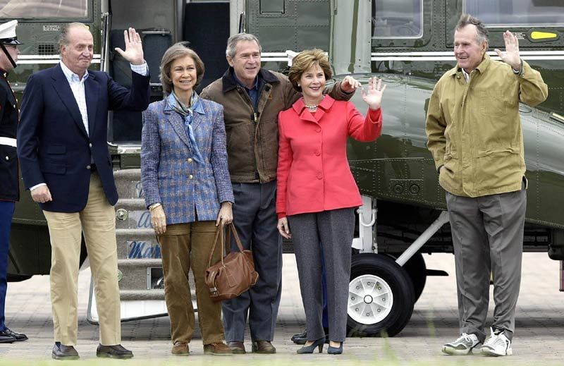 Reyes Juan Carlos y Sofía y los presidente Bus