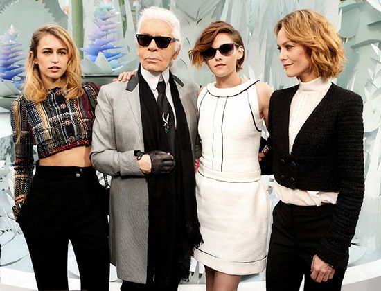 alice_dellal_karl_lagerfeld_kristen_stewart_vanessa_paradis_1z