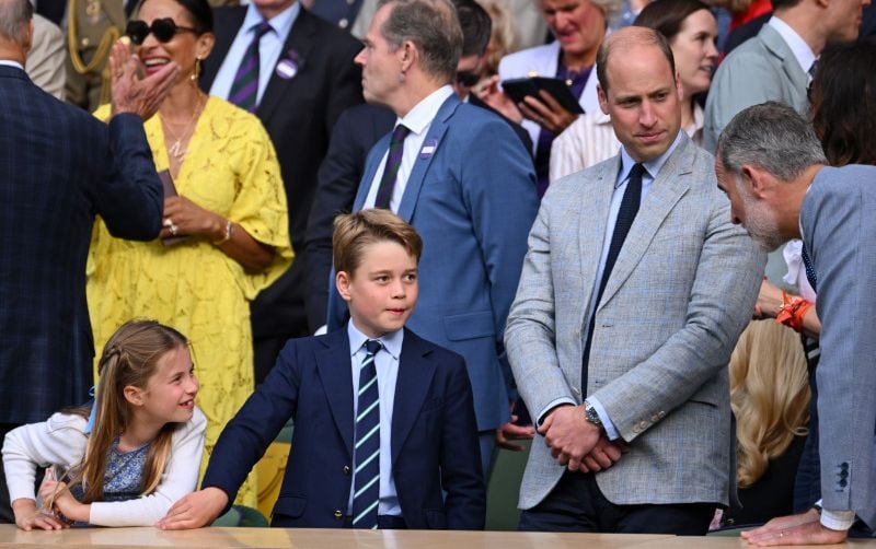 El rey Felipe con los príncipes de Gales y sus hijos 