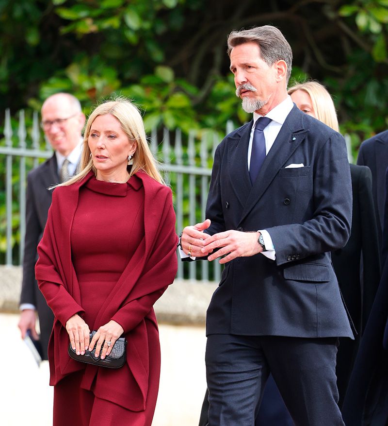 La elegancia de Marie-Chantal de Gracia con su look burdeos en el funeral de Constantino