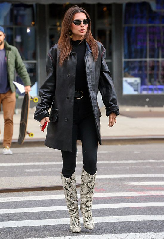 emily-ratajkowski-total-look-negro-animal-print-1z