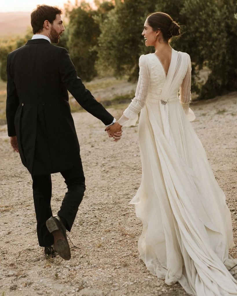 Vestido de novia asimétrico