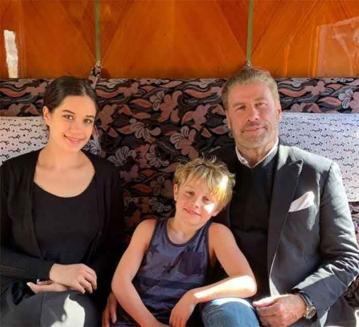 John Travolta con sus hijos