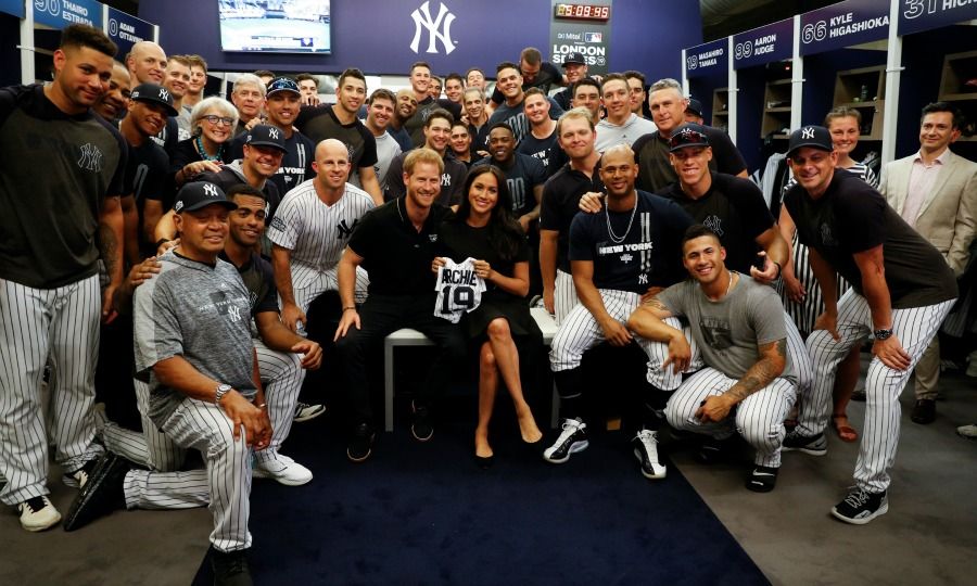 meghan markle prince harry yankees shirt