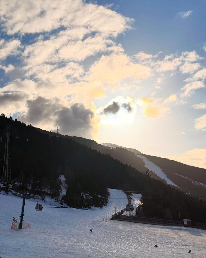 Nuria Roca disfruta de una escapada en la nieve con sus hijos