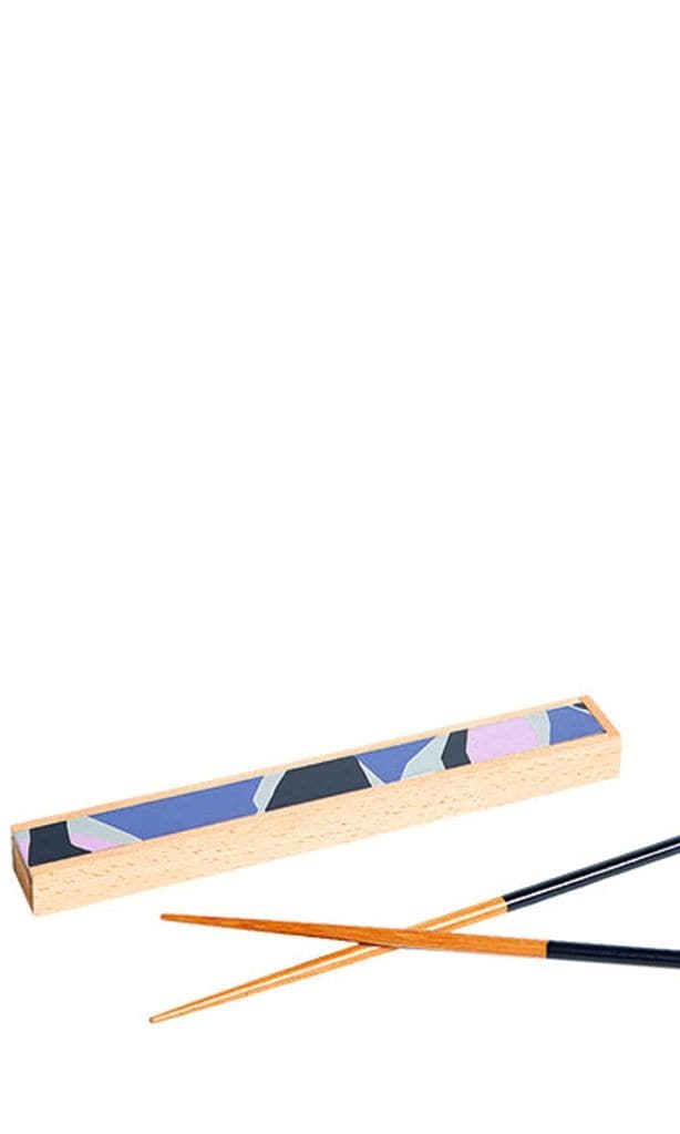 Palillos de madera (14 €), de John Lewis