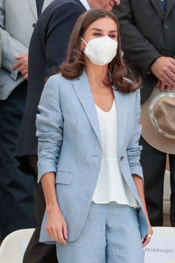 Doña Letizia, con mascarilla FFP2 tras contagiarse de covid