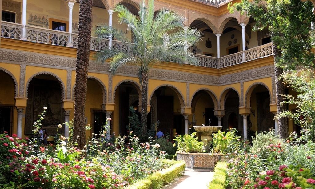 Imagen del palacio de Las Dueñas en Sevilla.