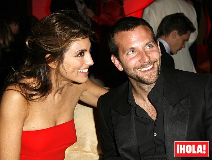 La exmujer de Bradley Cooper aclara su polémico comentario ante las críticas recibidas