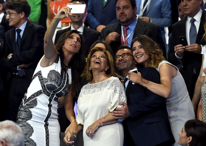 María Teresa Campos con sus compañeros de Mediaset