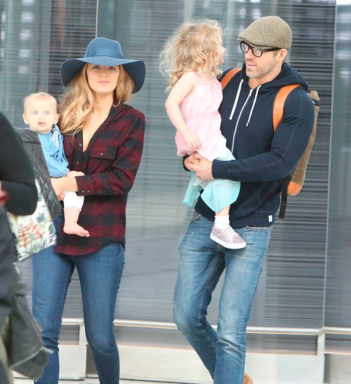 Blake Lively y Ryan Reynolds con sus hijas