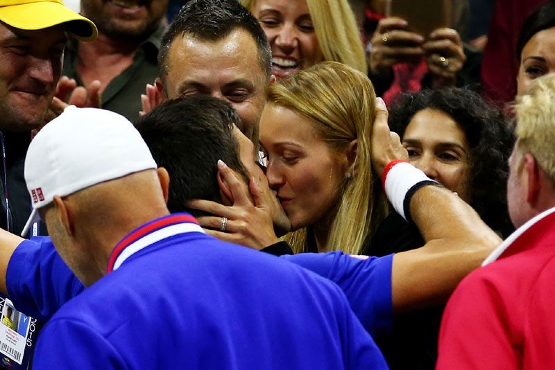 Con este beso, Jelena y Novak celebraban un triunfo del tenista el pasado septiembre en Nueva York
