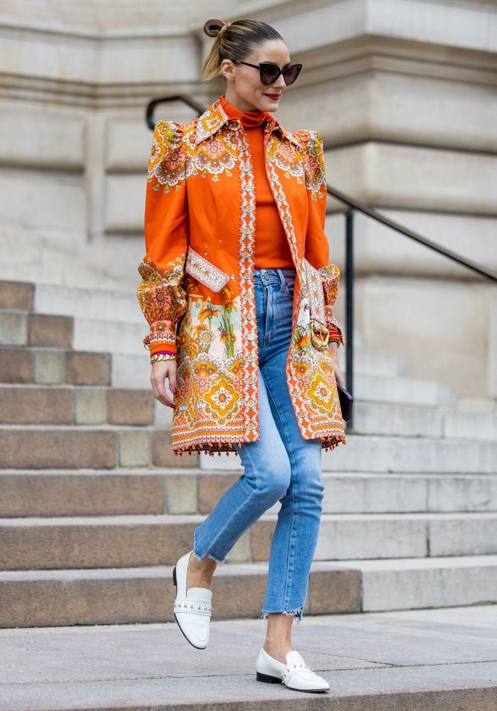 chaqueta naranja hombreras skinny jeans a