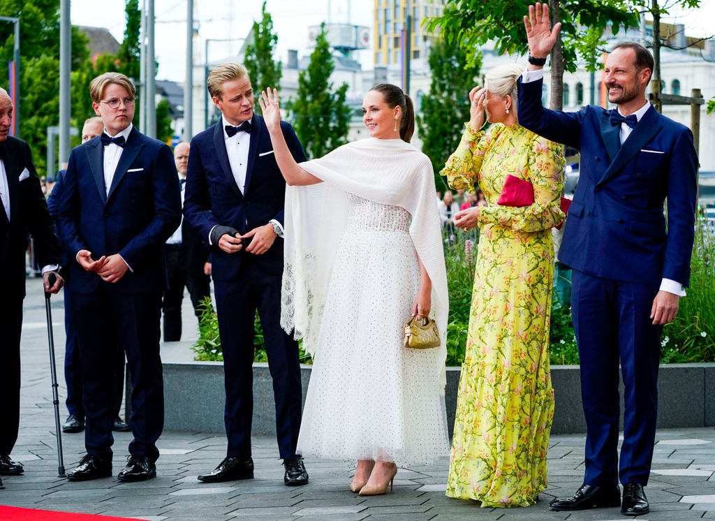 Marius Borg, Ingrid de Noruega, Haakon de Noruega, Mette-Marit de Noruega  y Sverre Magnus de Noruega