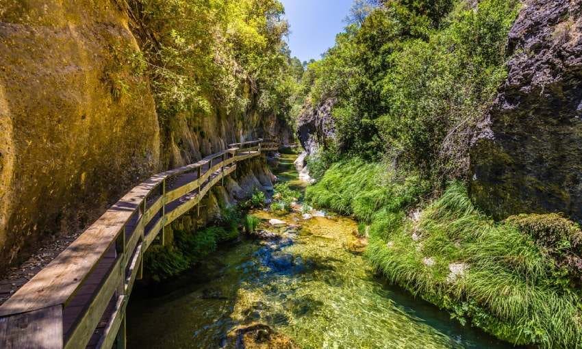 Pasarelas en la cerrada de Elías, en el Parque Natural de Cazorla, Segura y Las Villas, Jaén