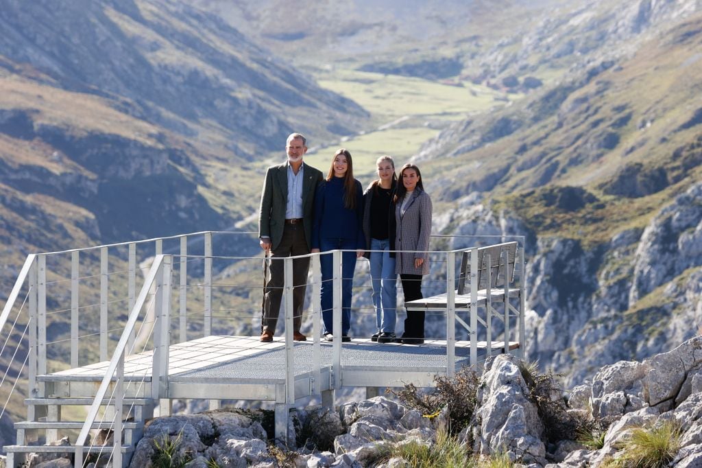 La princesa Leonor, la infanta Sofía, el rey Felipe y la reina Letizia en Sotres, Pueblo Ejemplar 2024