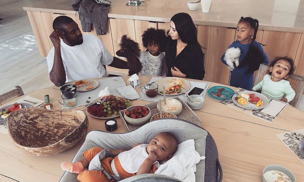 kim kardashian and kanye west with their four children north saint chicago and psalm