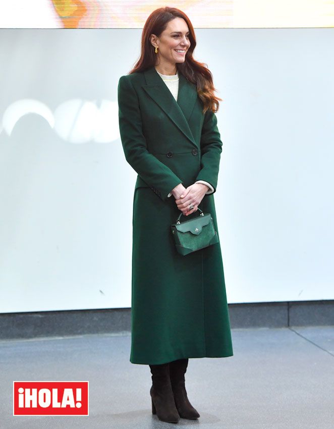 Kate Middleton abrigo verde bolso botas