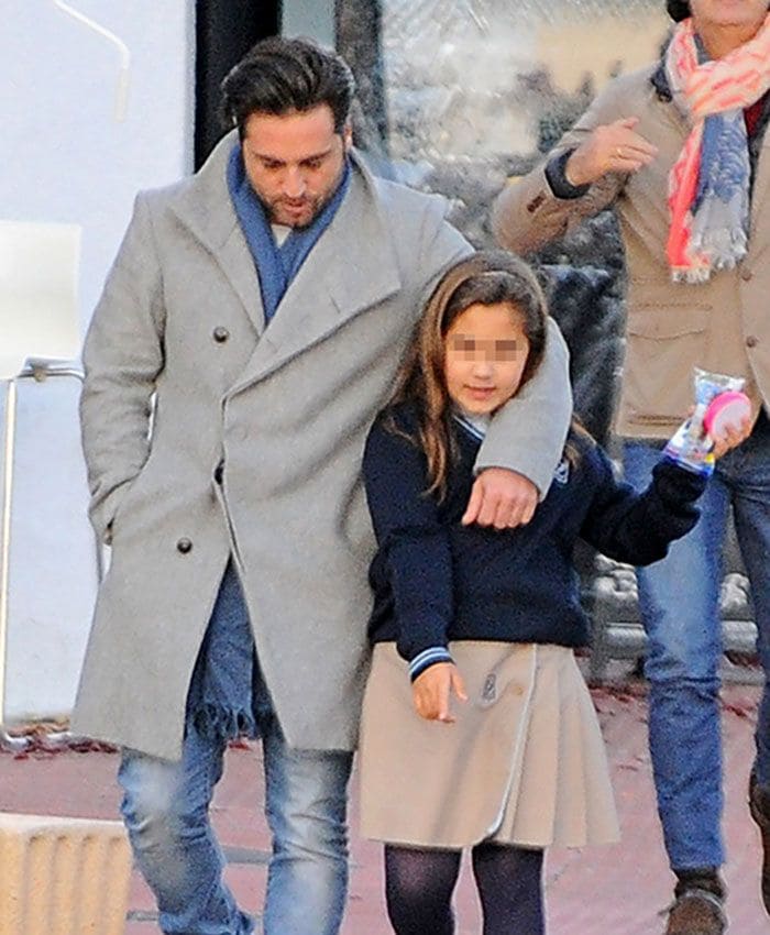 David Bustamante y Daniella a la salida del colegio de la pequeña