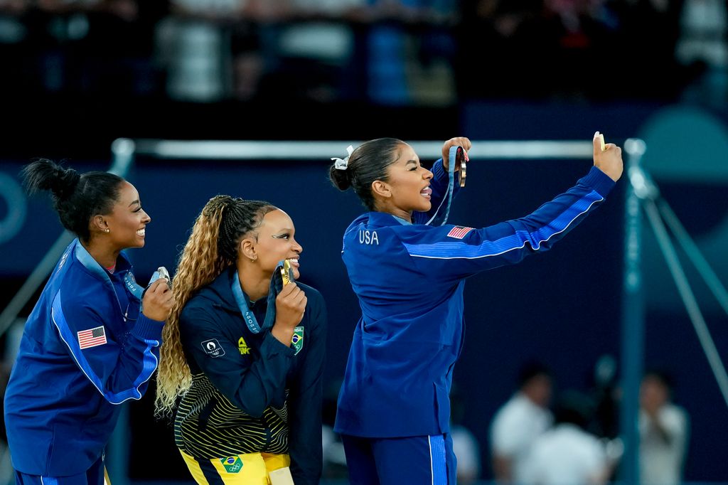 Simone Biles, Rebeca Andrade y Jordan Chiles 