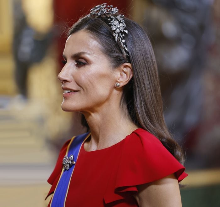 Doña Letizia moderniza la tiara floral