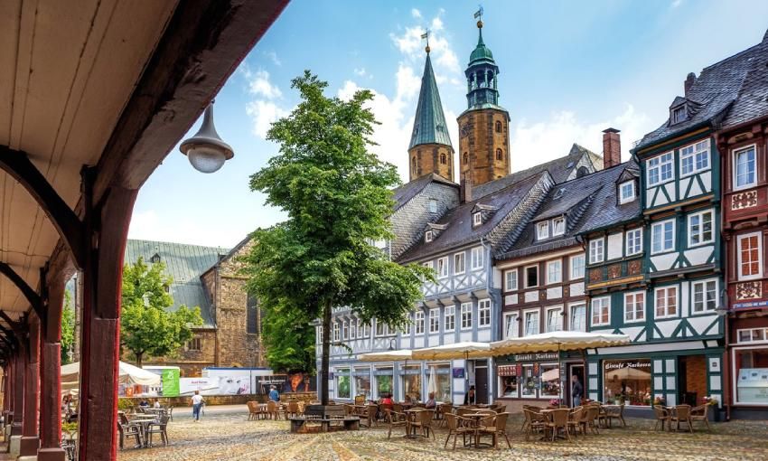 casco antiguo de la ciudad medieval de goslar alemania