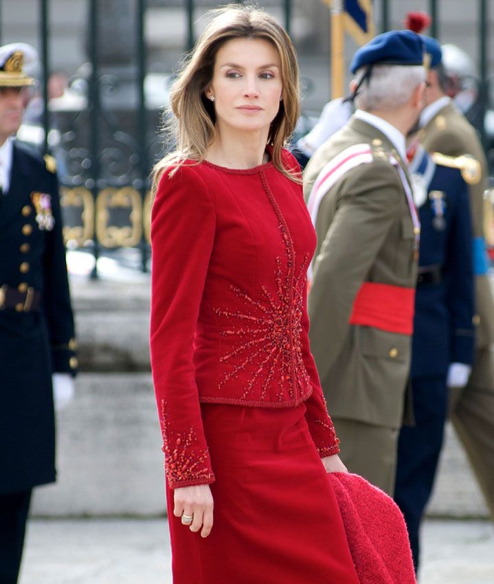 reina_letizia_pascua_militar_look_2010_2a