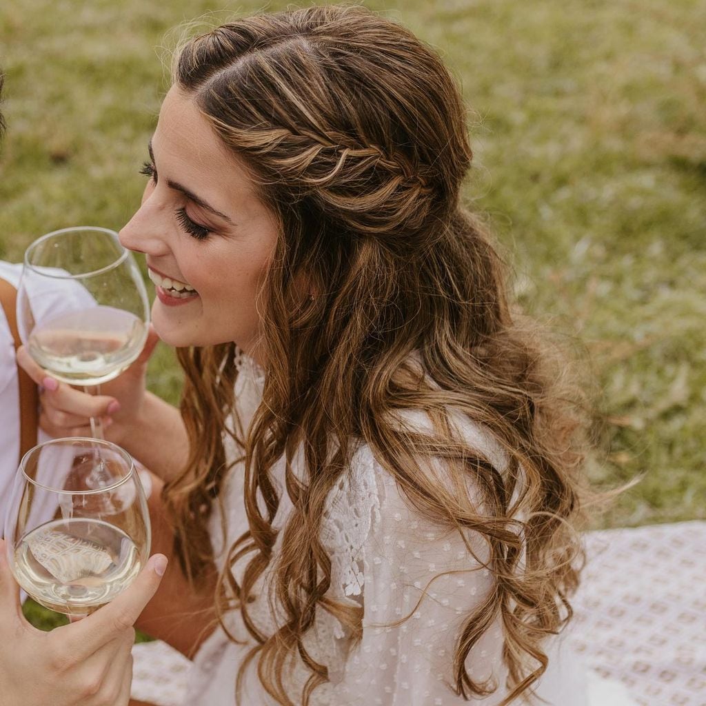 Peinados de novia con trenzas semirrecogido